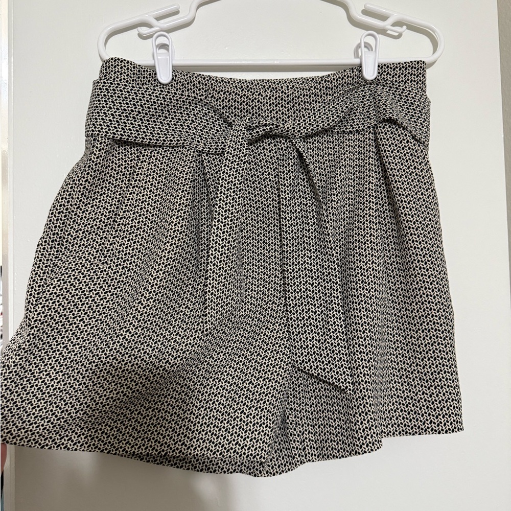 H&M Black and White Patterned Women Shorts
